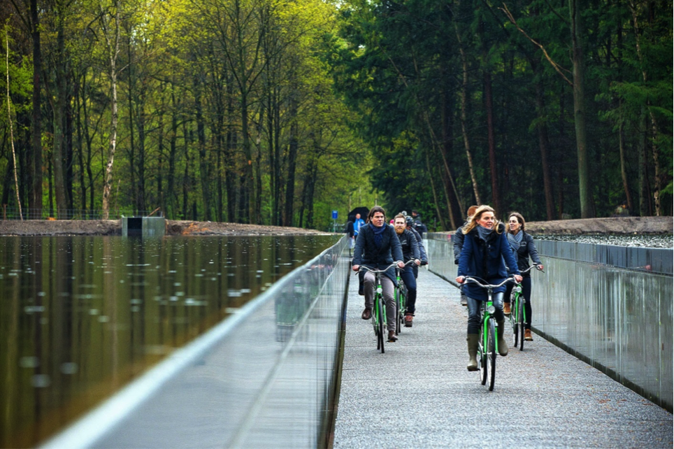 Велосипедный мост CyclingThroughWater, Бельгия — PR-FLAT.RU